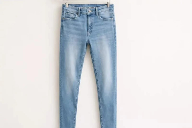 شلوار جین مردانه مدل “Sky Fade Denim”