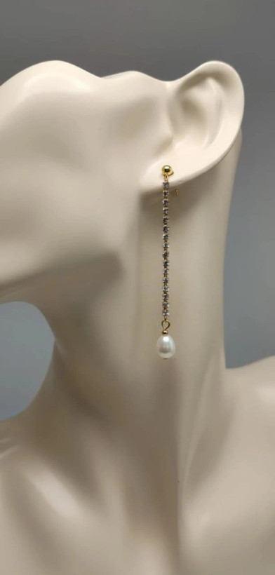 گوشواره زنانه آویزدار مدل Pearl Elegance Chain
