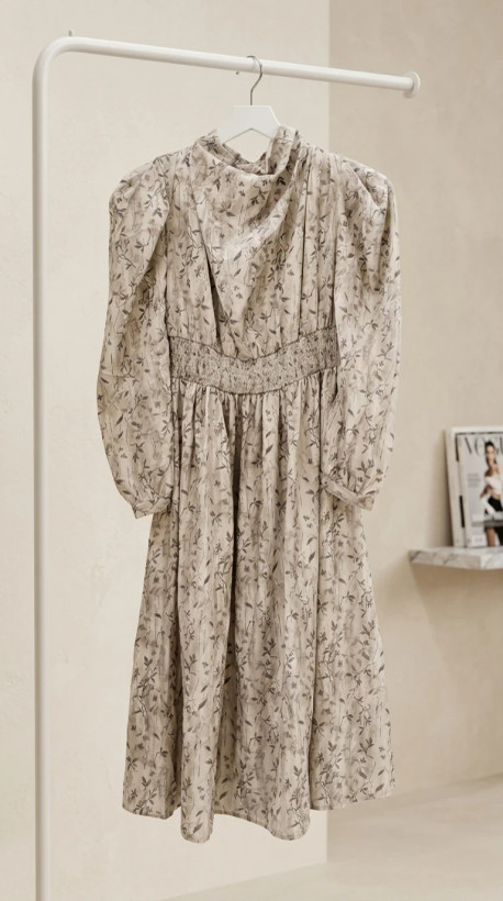 پیراهن زنانه طوسی گلریز یقه drape با کمر کشدوزی – Grey Floral Smocked Waist Dress