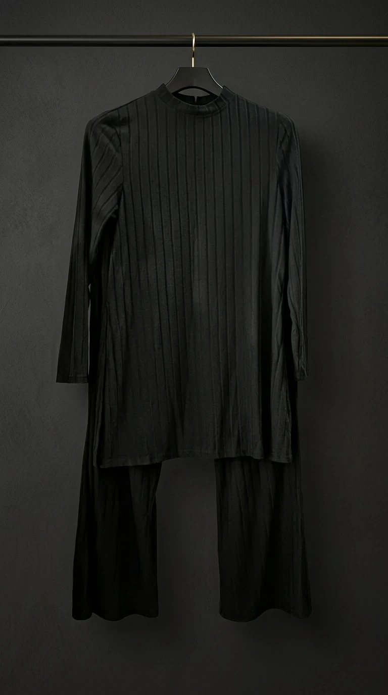 ست دو‌تکه زنانه مشکی ریبد (Black Ribbed Two‑Piece Set)