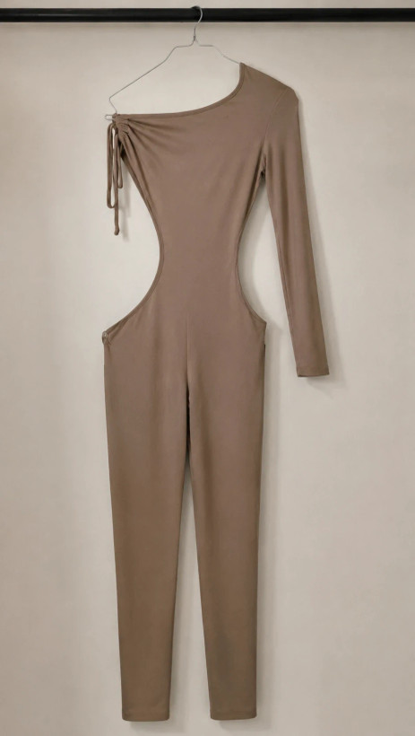 سرهمی بادیکان زنانه با برشدار پهلو و یقه نامتقارن (Cut-Out Asymmetric Bodysuit Jumpsuit)