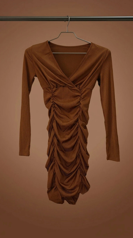 پیراهن کوتاه زنانه قهوهای با چینهای عمودی – Brown Ruched Bodycon Mini Dress