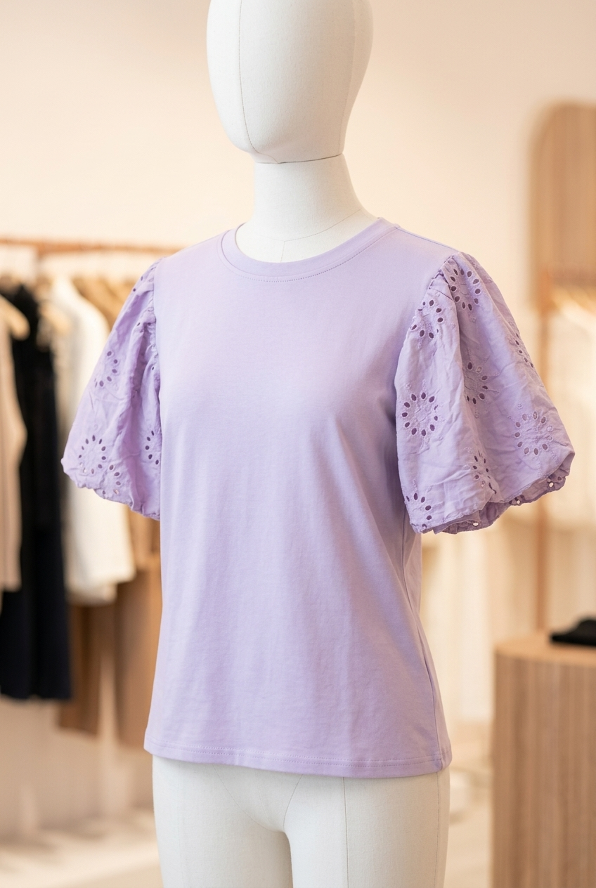 بلوز یاسی آستین پفدار گلدوزیشده (Eyelet Puff-Sleeve Top)