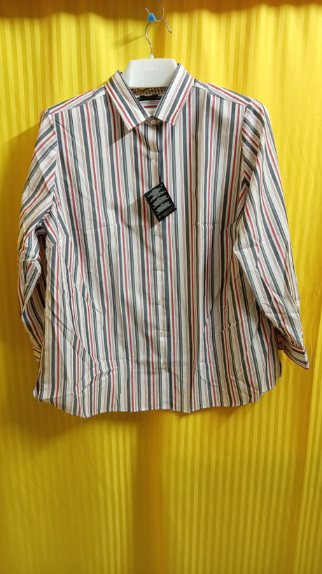 پیراهن راه راه کلاسیک (Striped Button-Down Shirt